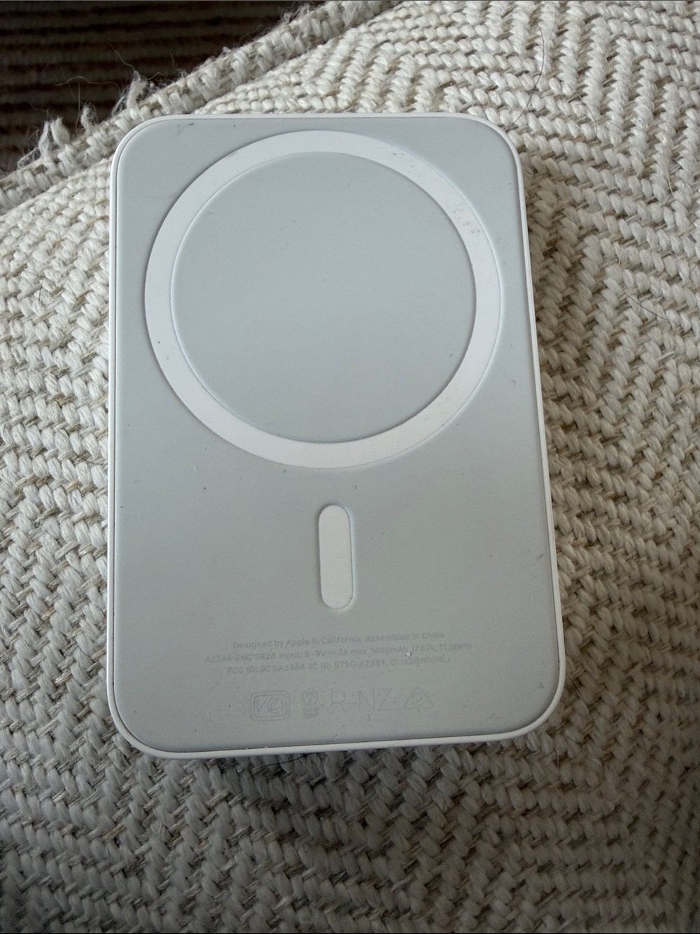 Apple MagSafe Portable Wireless Charger - White